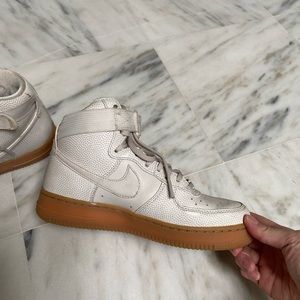 AIR FORCE 1 HI SE ‘Grey Gum’